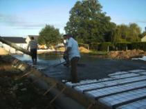 Coulage dalle beton pour construction maison bois Coulage dalle beton pour construction maison bois 1