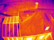 Drone pour thermographie habitation vue aerienne