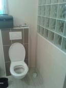 Sanitaire wc dans maison bois 1