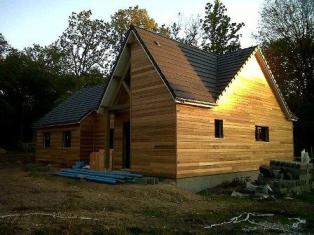 Maison en bois construite en ossature bois sur mesure