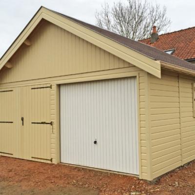 Garage en ossature bois avec bardage de couleur