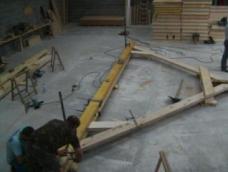 Artisan charpentier construction charpente ferme maison bois