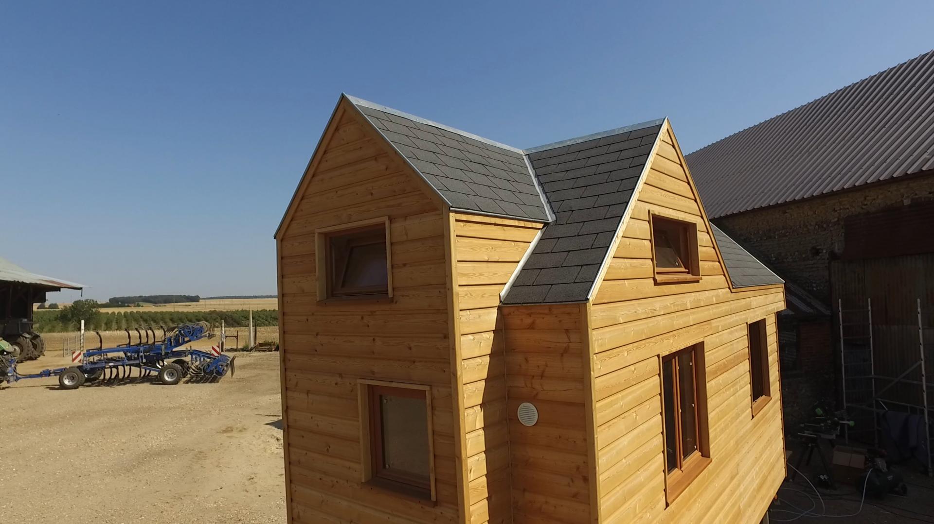 Tiny house couverture en bardeau bitumineux